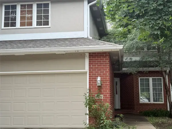 1500 Crown Colony Court #420, Des Moines, IA 50315