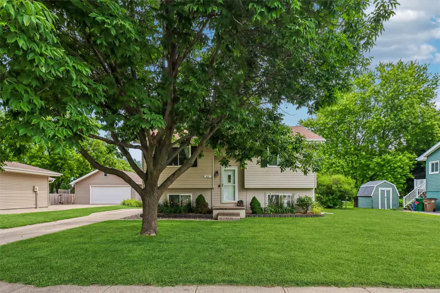 615 10th Avenue Nw, Altoona, IA 50009 - #3