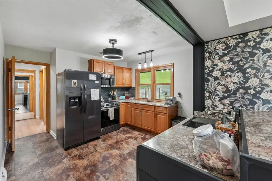 5903 SW 14th Street, Des Moines, IA 50315 - #2