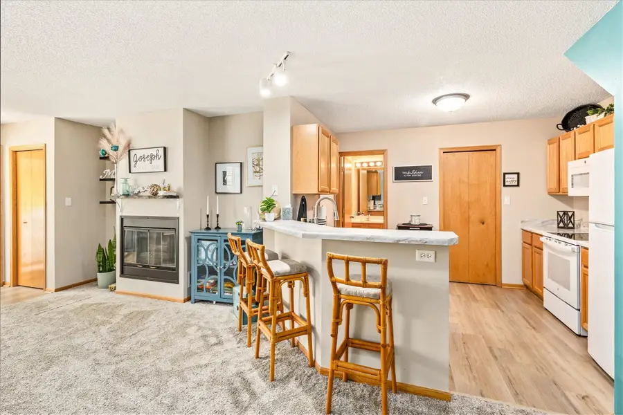 2265 Grand Avenue #4, West Des Moines, IA 50265 - #3