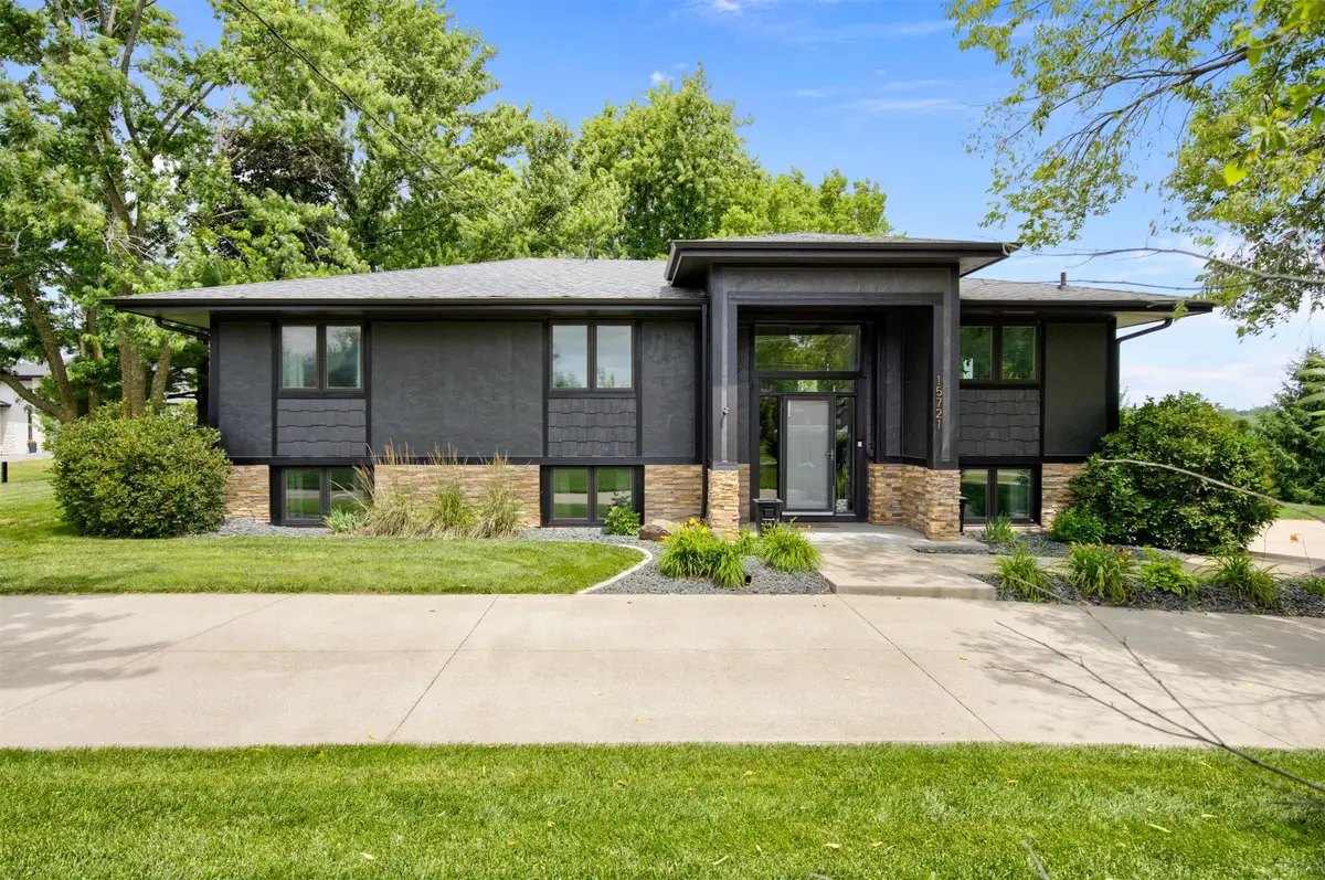 15721 Meredith Drive, Urbandale, IA 50323 - #1