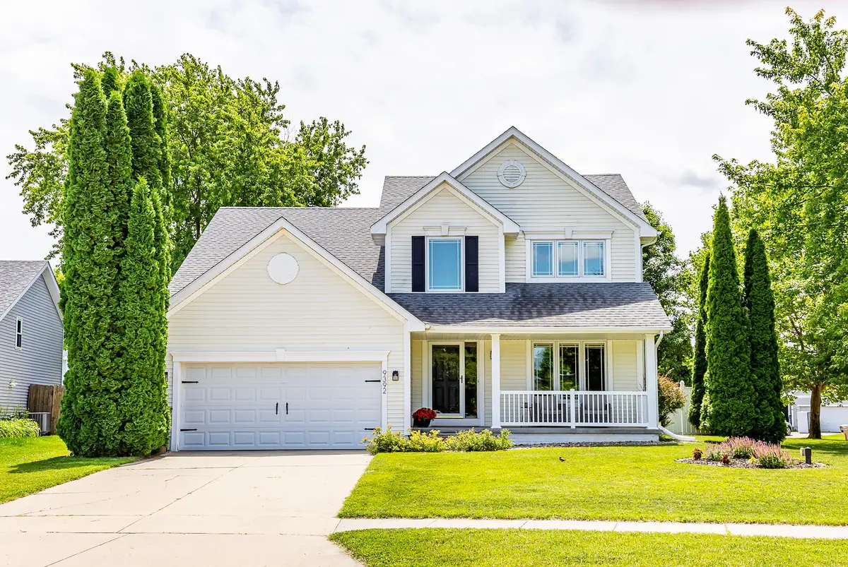 9392 Lake Drive, West Des Moines, IA 50266 - #1