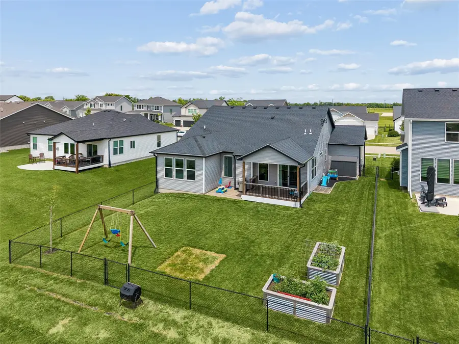 17008 Hickory Drive, Urbandale, IA 50323 - #2