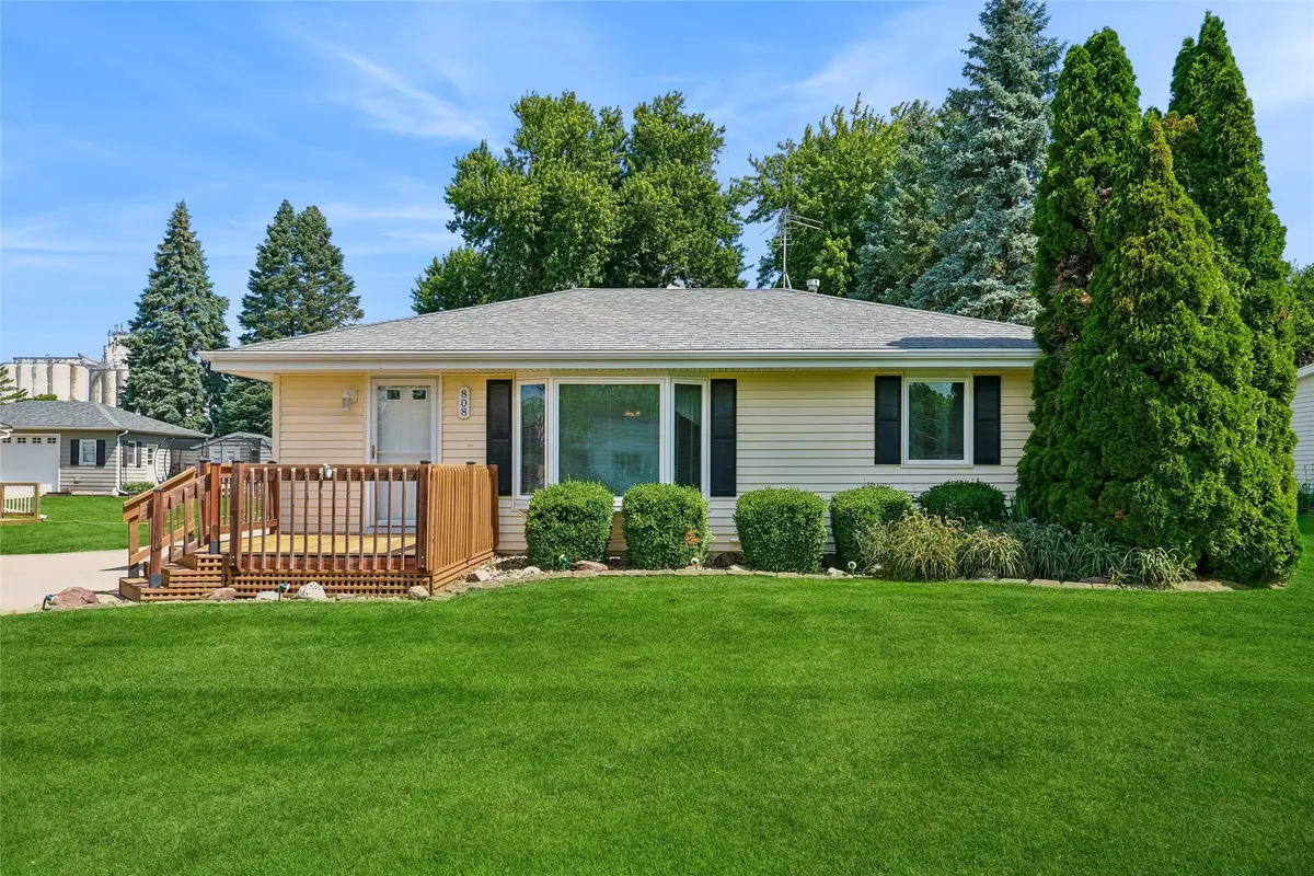 808 E Detroit Avenue, Indianola, IA 50125 - #1