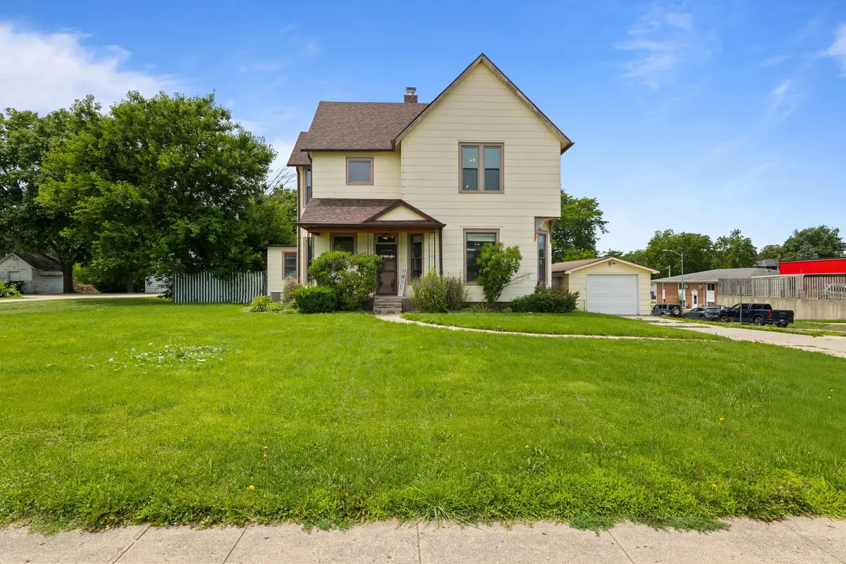 605 S Jefferson Way, Indianola, IA 50125 - #1