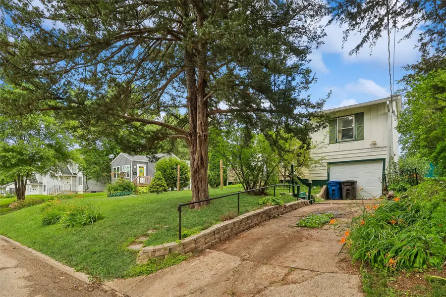 4021 57th Street, Des Moines, IA 50310 - #3