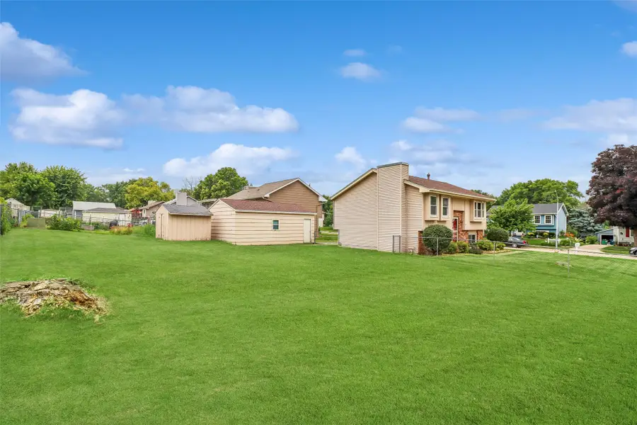 3610 Melanie Drive, Urbandale, IA 50322 - #3