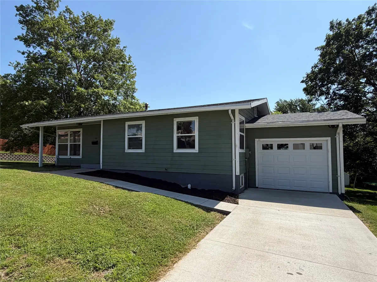 1120 Hazel Street, Pella, IA 50219 - #1