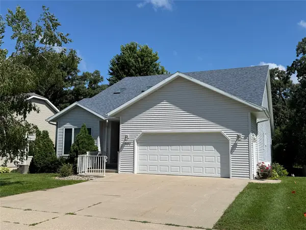 1102 S 12th Avenue W, Newton, IA 50208