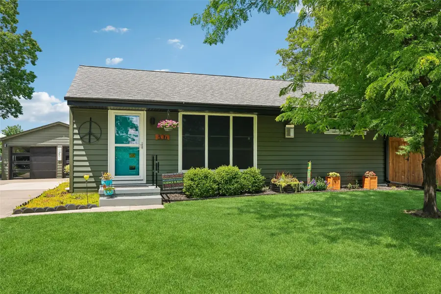 805 N J Street, Indianola, IA 50125 - #2