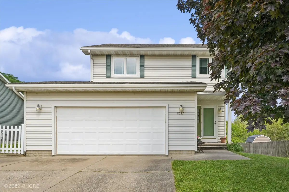 8527 Ridgeview Drive, Des Moines, IA 50320 - #1