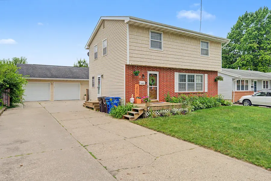 3923 Richmond Avenue, Des Moines, IA 50317 - #2