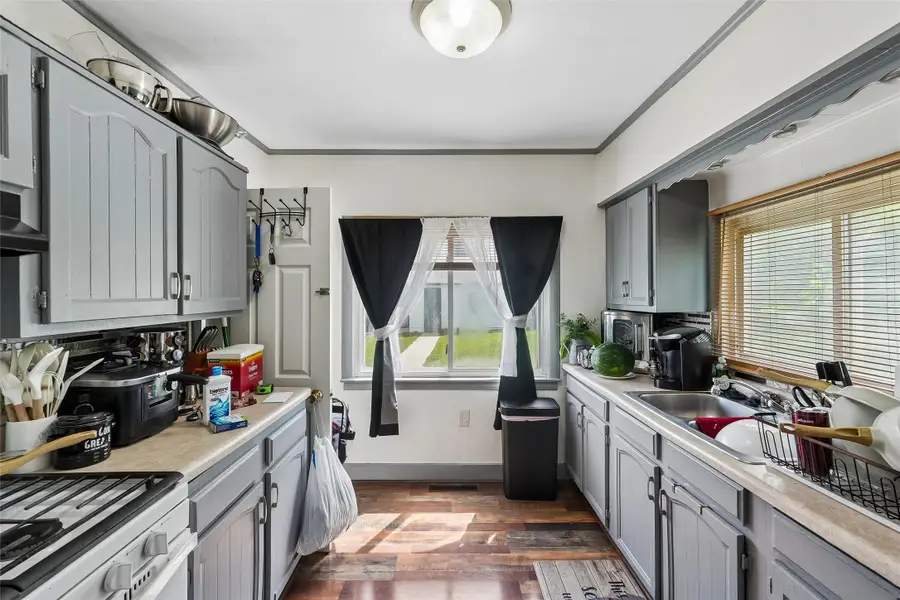 4047 2nd Avenue, Des Moines, IA 50313 - #3