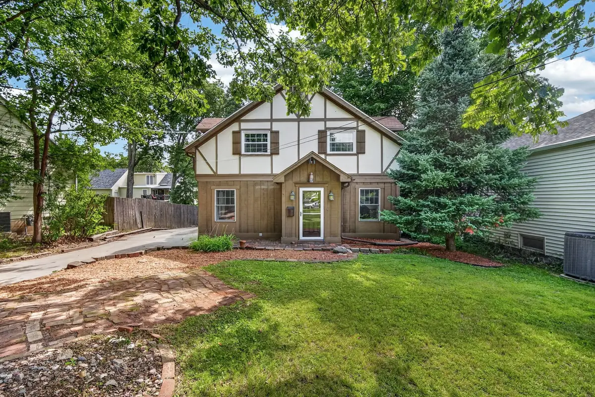 2833 36th Street, Des Moines, IA 50310 - #1