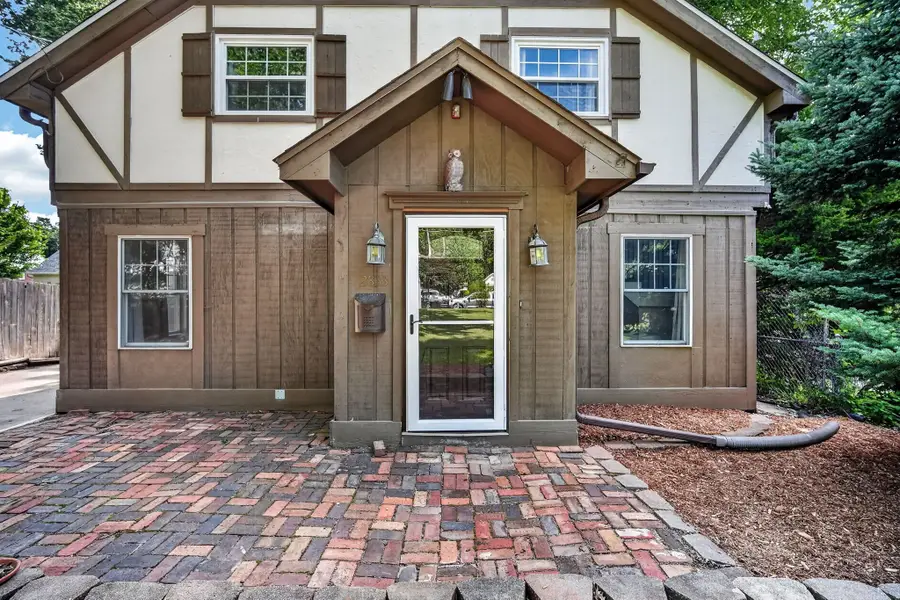 2833 36th Street, Des Moines, IA 50310 - #3