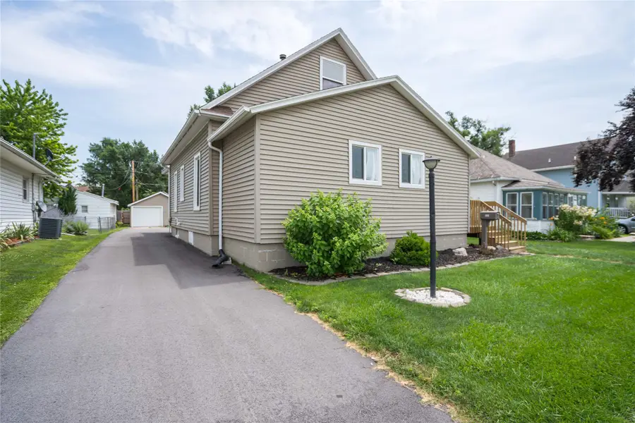 329 4th Street, West Des Moines, IA 50265 - #2