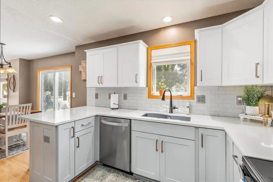 6317 NW 97th Street, Johnston, IA 50131 - #2