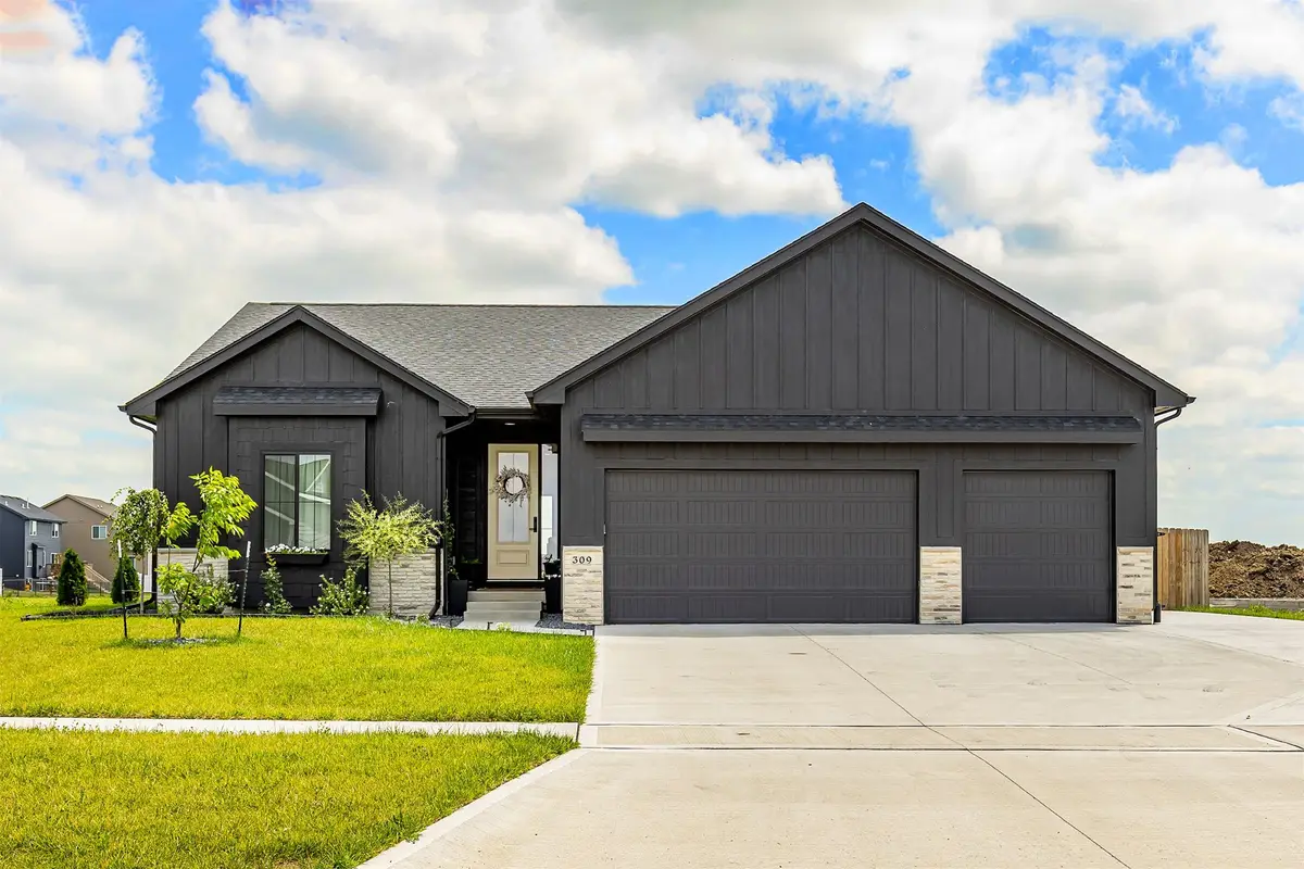 309 13th Street Nw, Bondurant, IA 50035 - #1