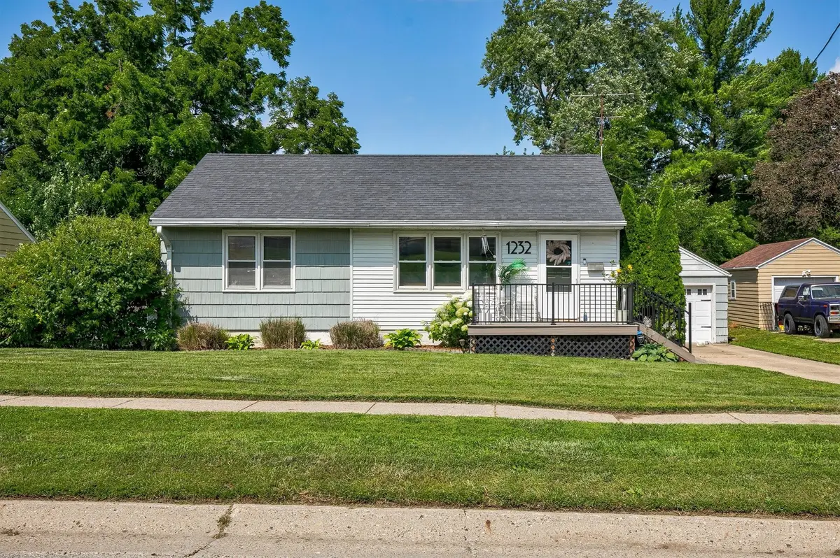 1232 60th Street, Des Moines, IA 50311 - #1