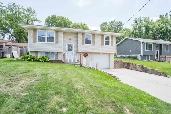5815 SW 4th Street, Des Moines, IA 50315
