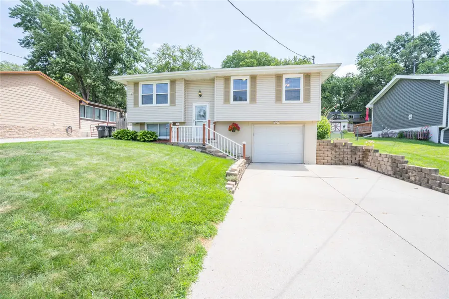 5815 SW 4th Street, Des Moines, IA 50315 - #2