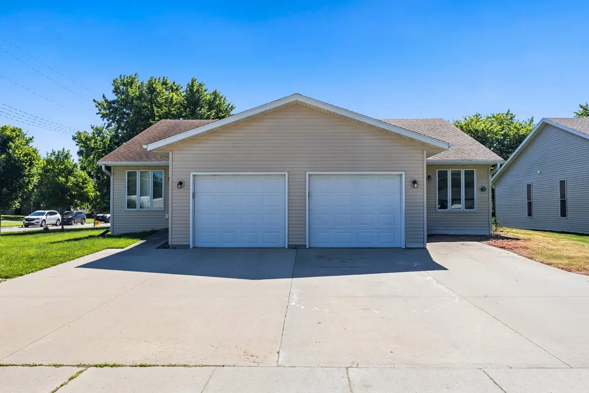 1327 W 3rd Street, Nevada, IA 50201 - #1