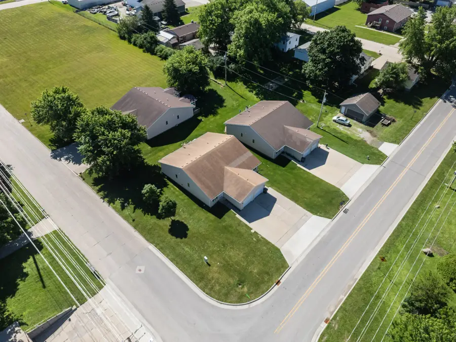 1319 W 3rd Street, Nevada, IA 50201 - #3