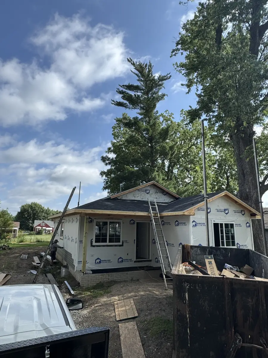 412 E Lally Street, Des Moines, IA 50315 - #2