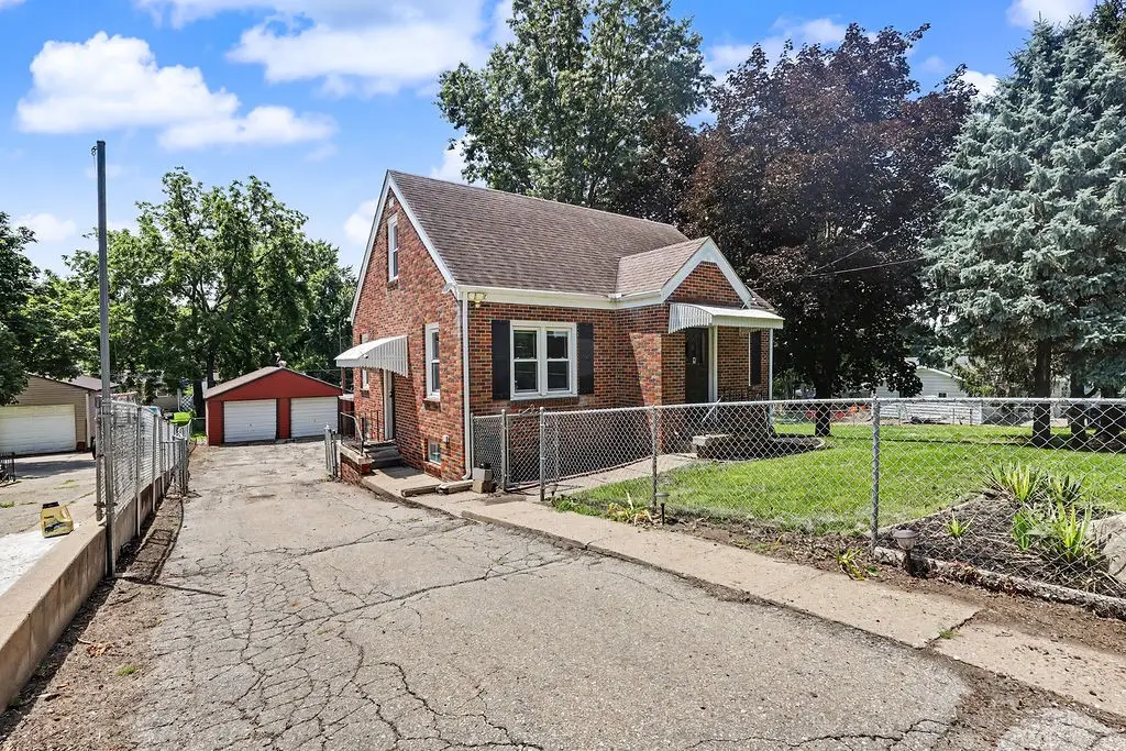 3225 Mahaska Avenue, Des Moines, IA 50317 - #1