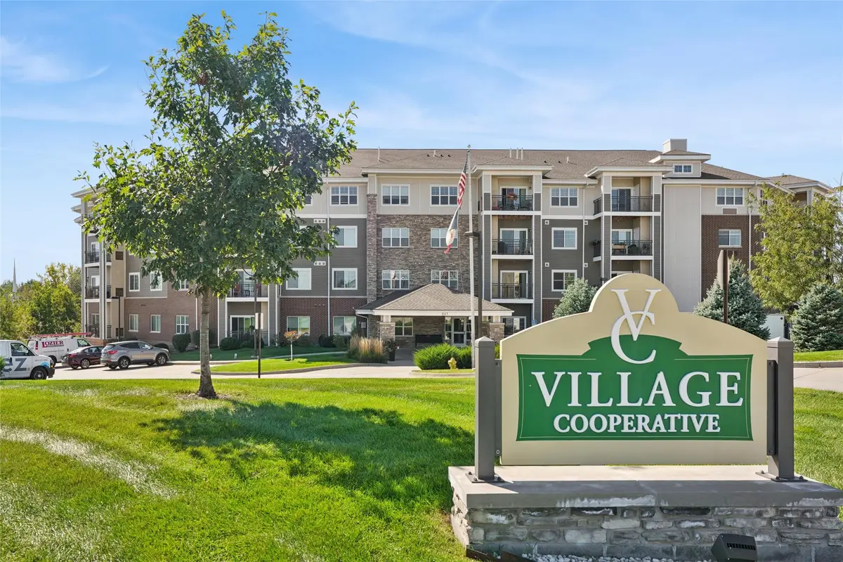 845 S 60th Street #402, West Des Moines, IA 50266 - #1