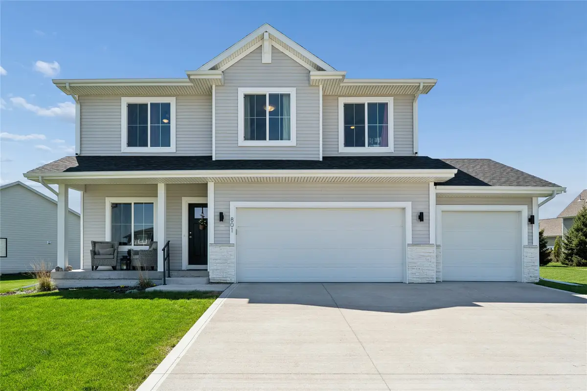 801 Fountain View Drive, Pella, IA 50219 - #1