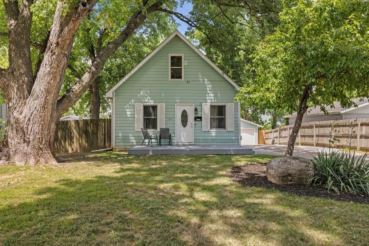 412 E Gray Street, Des Moines, IA 50315 - #1