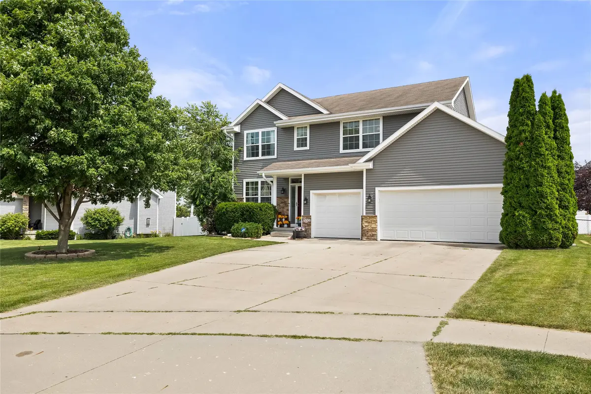 9042 Lake Court, West Des Moines, IA 50266 - #1
