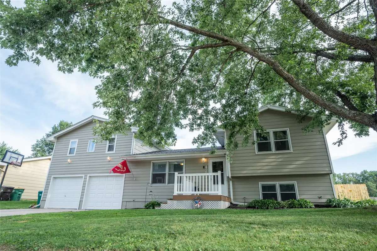 420 W Mills Street, Winterset, IA 50273 - #1
