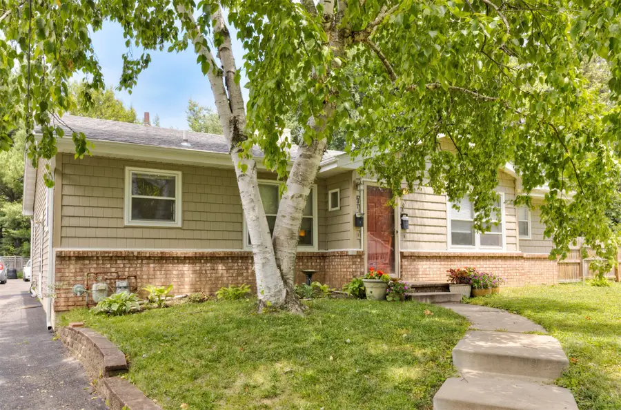6409 & 6411 Forest Court, Windsor Heights, IA 50324 - #3