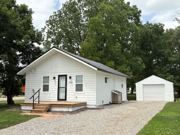 1606 N 2nd Avenue W, Newton, IA 50208