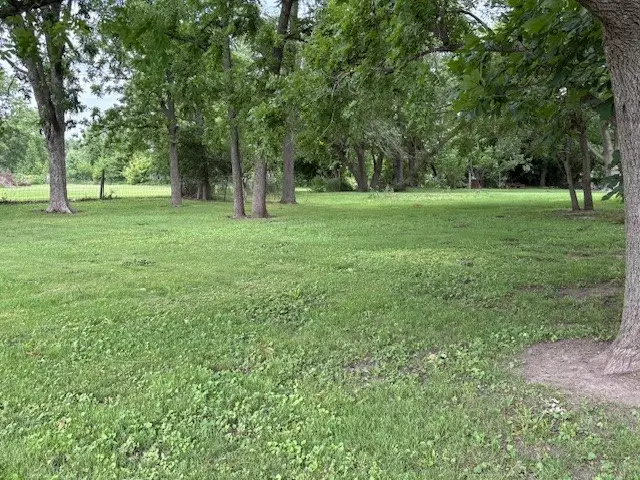 1606 N 2nd Avenue W, Newton, IA 50208 - #3
