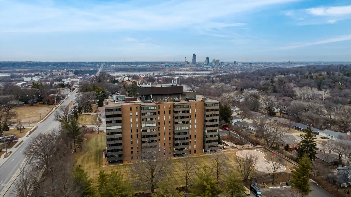 3131 Fleur Drive #206, Des Moines, IA 50321 - #1