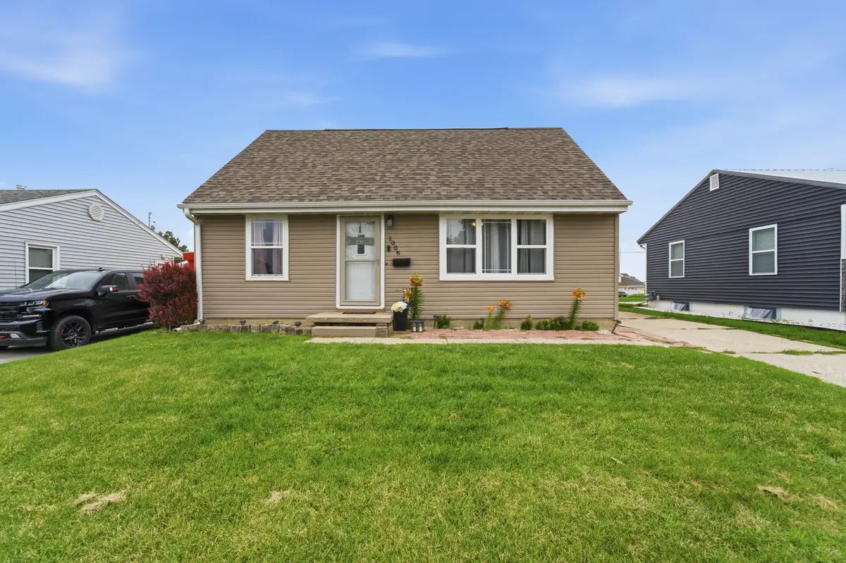 1006 S 11th Avenue, Marshalltown, IA 50158 - #1