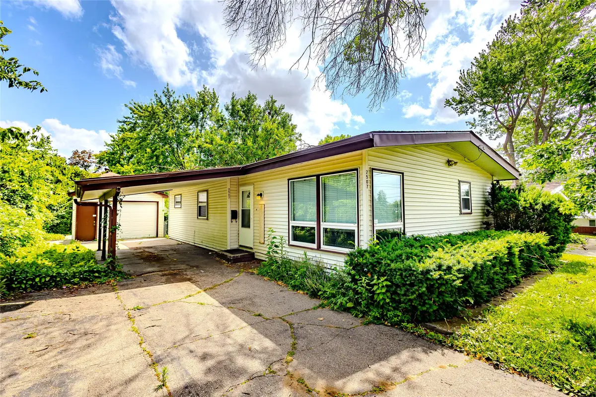 2507 E Tiffin Avenue, Des Moines, IA 50317 - #1