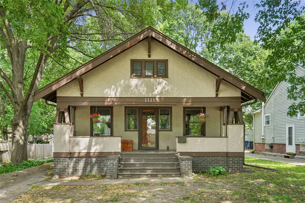 1323 46th Street, Des Moines, IA 50311 - #1