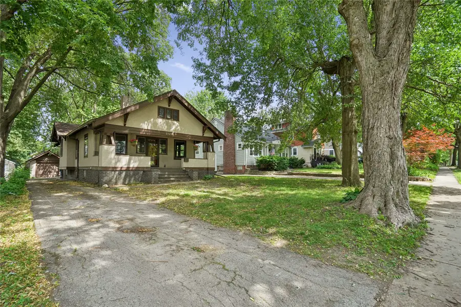 1323 46th Street, Des Moines, IA 50311 - #2