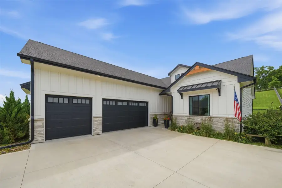 10400 Hidden Valley Drive, Johnston, IA 50131 - #2