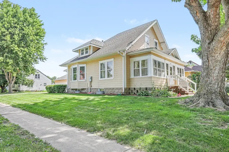 1014 Franklin Street, Pella, IA 50219 - #2