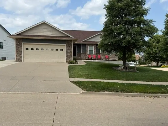 2462 E Highview Drive, Des Moines, IA 50320 - #1