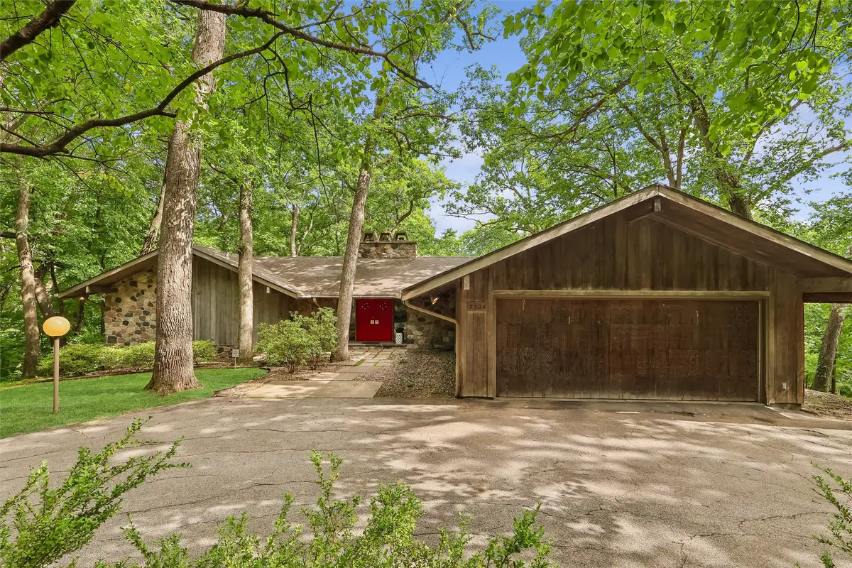 5324 Robertson Drive, Des Moines, IA 50312 - #1