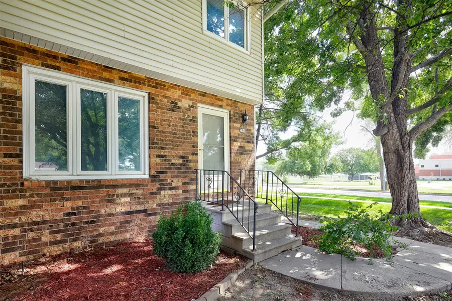 204 Holiday Circle #26, West Des Moines, IA 50265 - #2