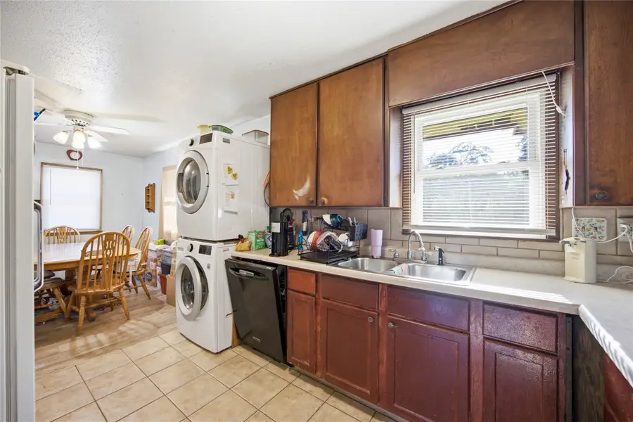 1075 17th Street, Des Moines, IA 50314 - #3