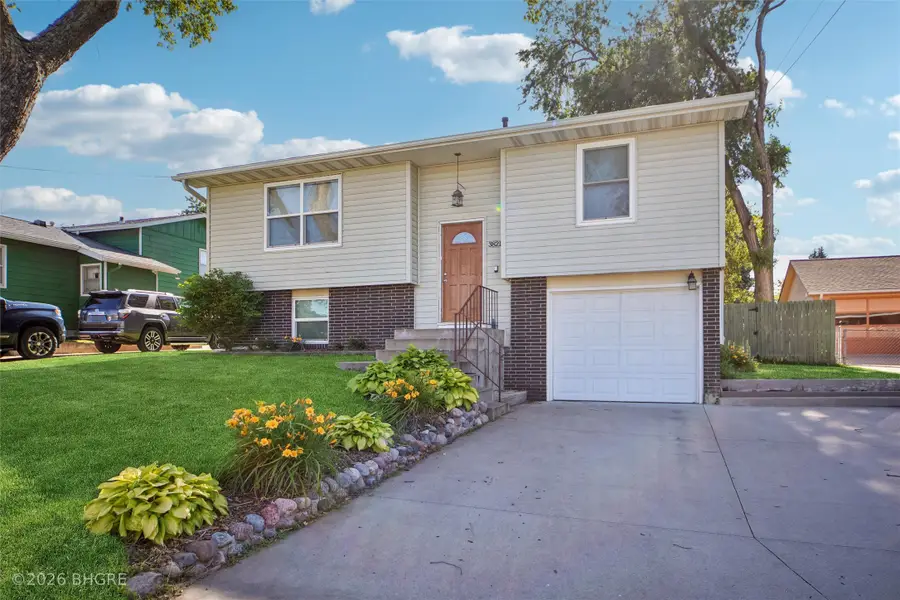 3821 SE 15th Court, Des Moines, IA 50320 - #2