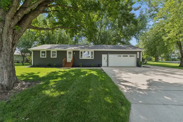 1401 Southland Drive, Clear Lake, IA 50428
